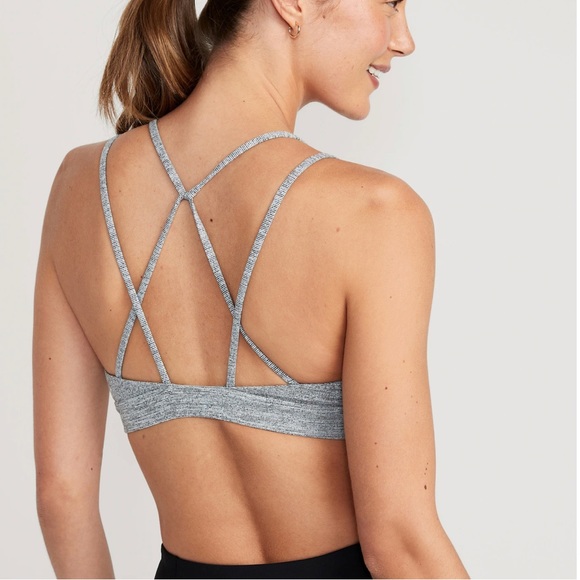 Strappy old navy sports bra - Picture 2 of 6